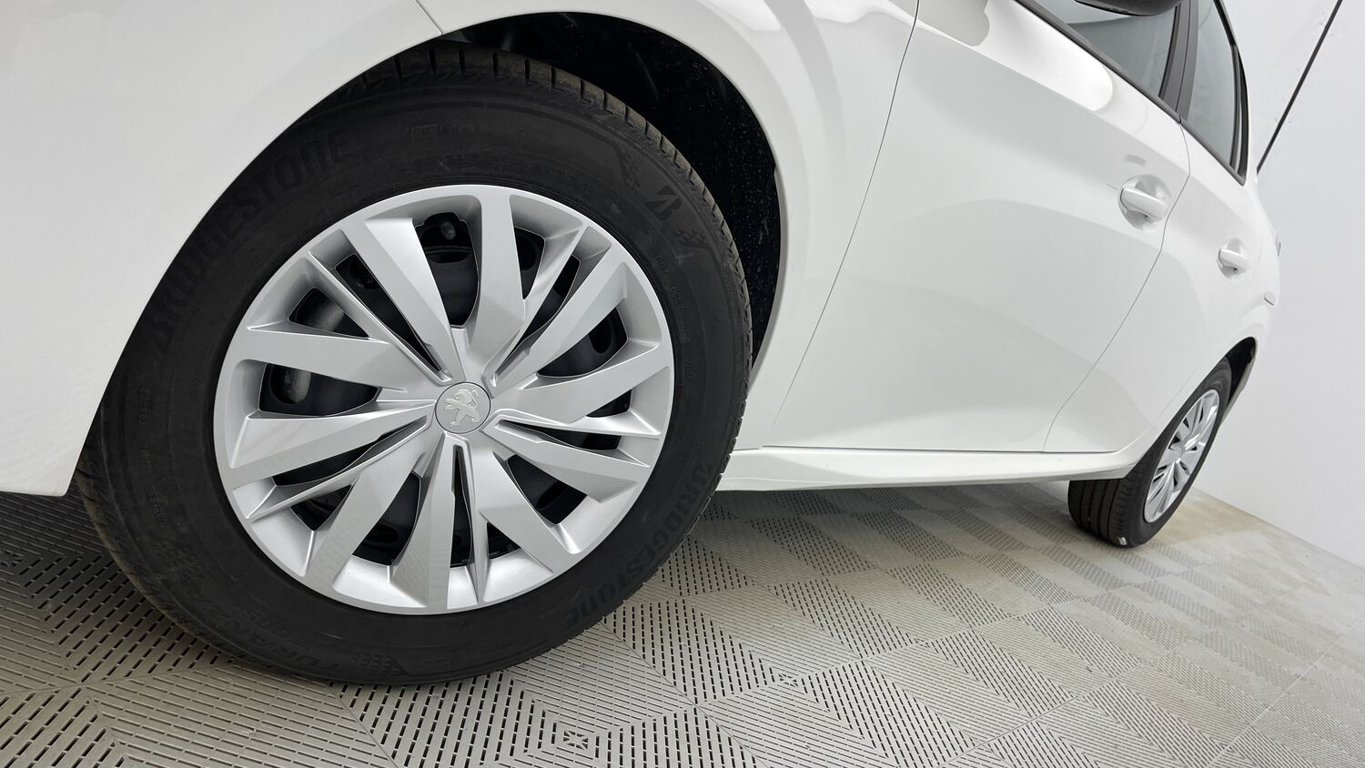 Peugeot 208 Active Essence – Image 4