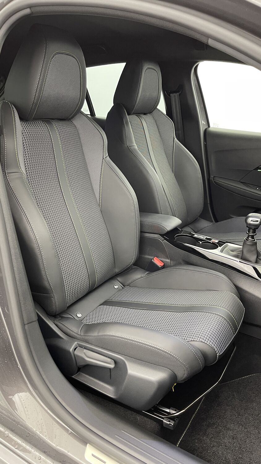 Peugeot 208 GT – Image 8