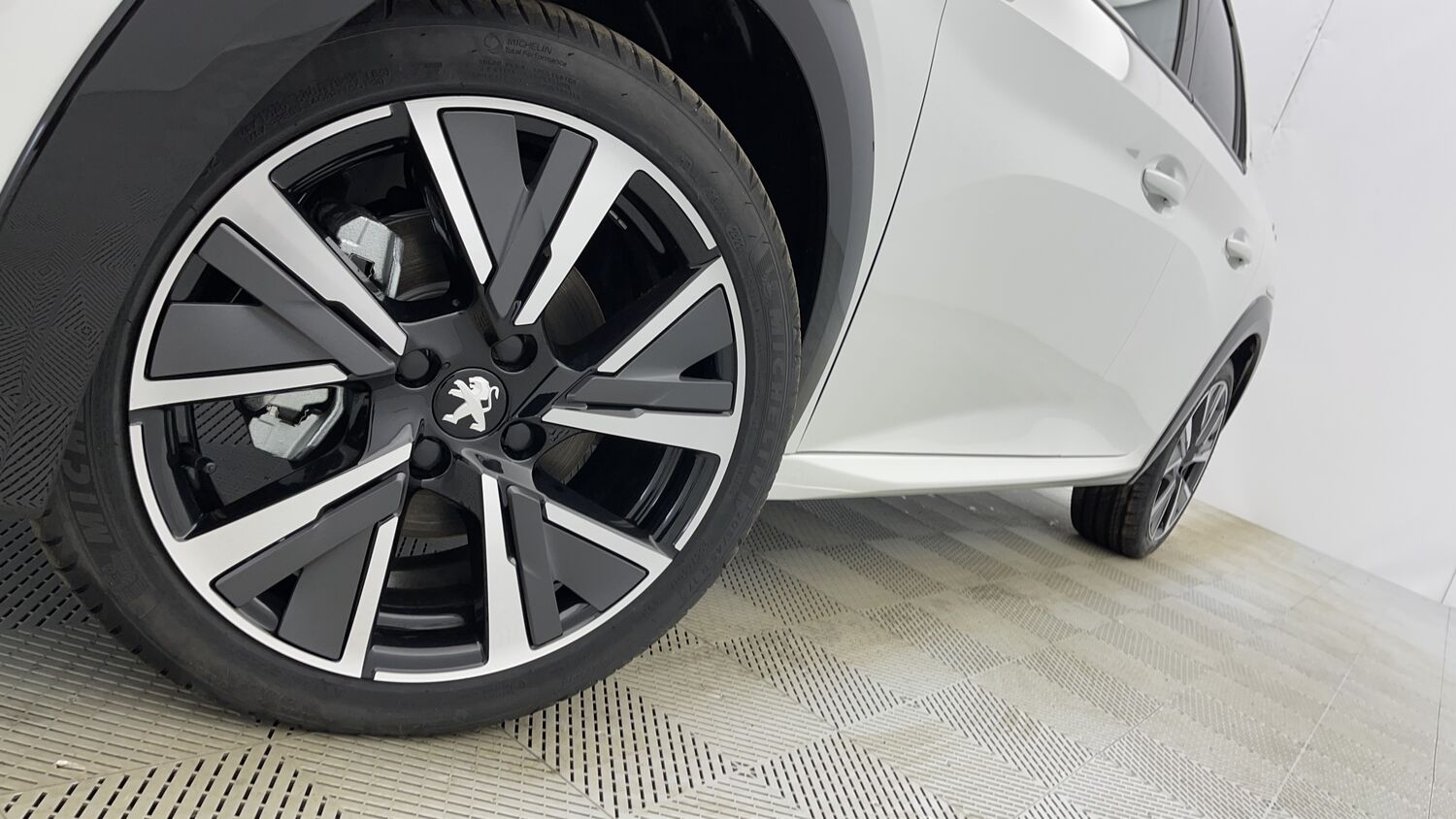 Peugeot 208 GT – Image 4