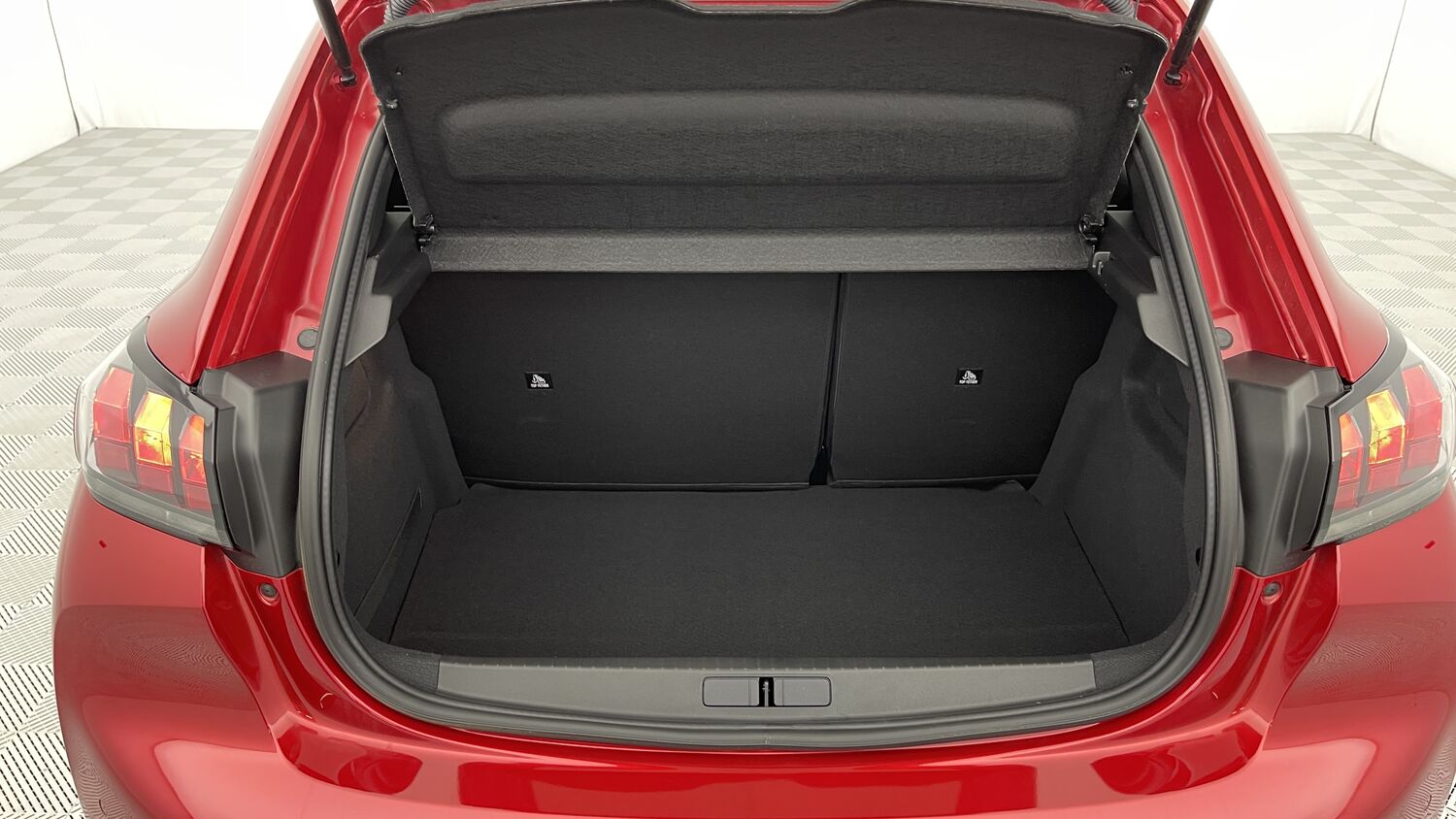 Peugeot 208 – Image 11
