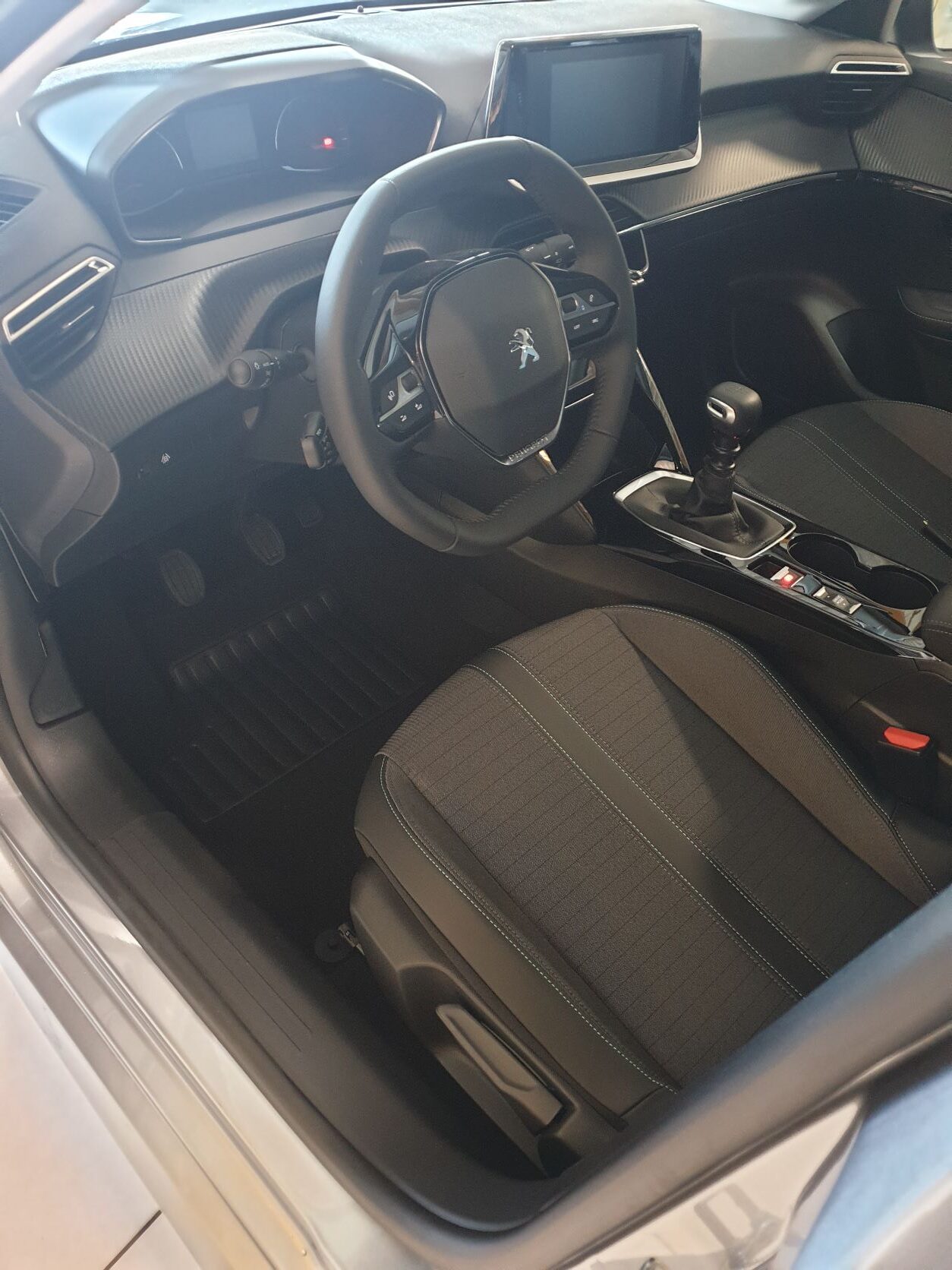 Peugeot 208 Allure – Image 6