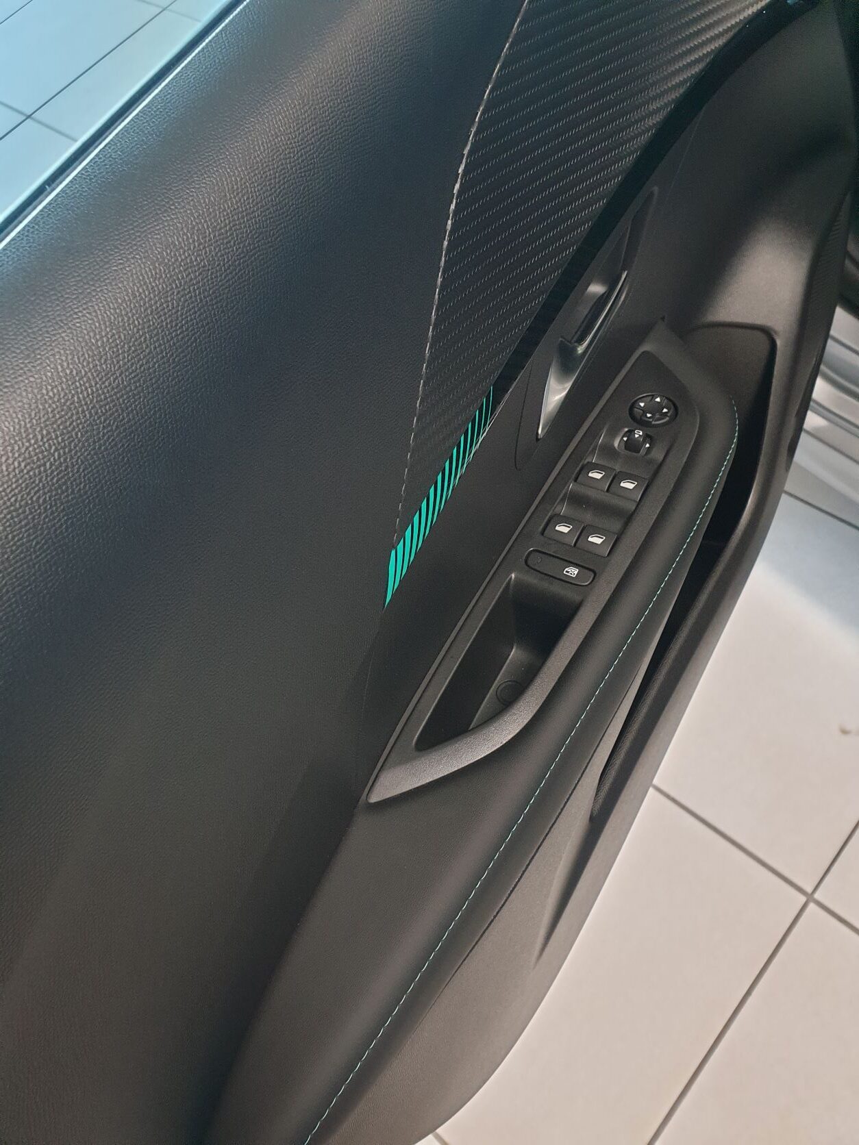 Peugeot 208 Allure – Image 8