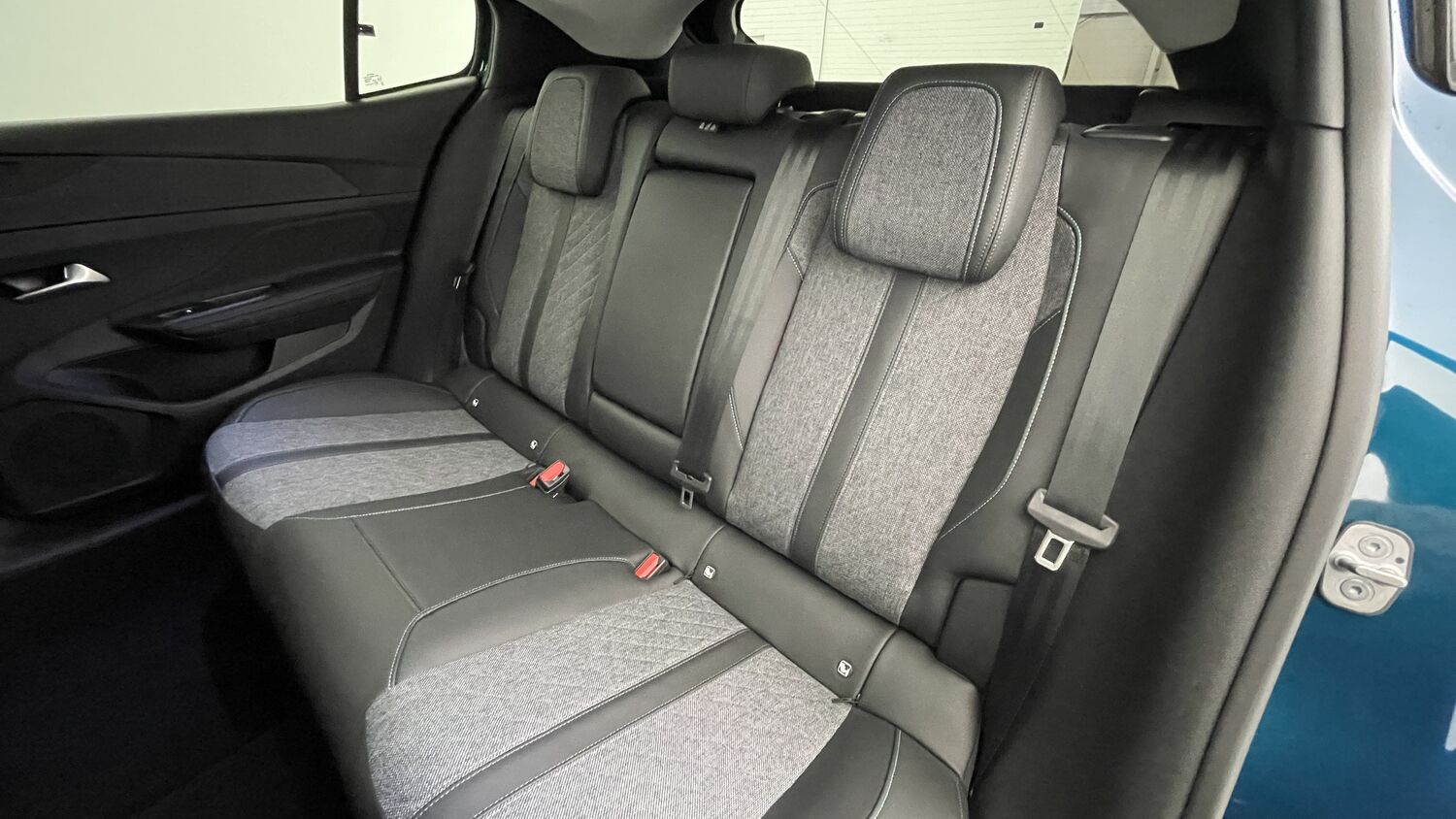 Peugeot 408 Essence – Image 12
